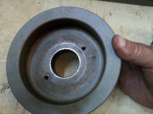 This is a used stock harley 33 tooth final drive pulley for 1' 1/2' belt 