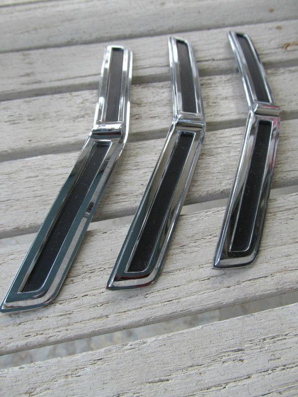 Set of 3 nos 1966 ford falcon right hand front fender chrome ornaments