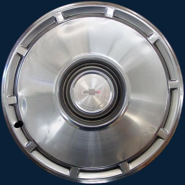 '75 75 chevrolet caprice / impala 15" hubcap / wheel cover hollander 3071c
