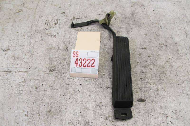 92 mercedes 190e accelerator gas throttle pedal pad oem  7795