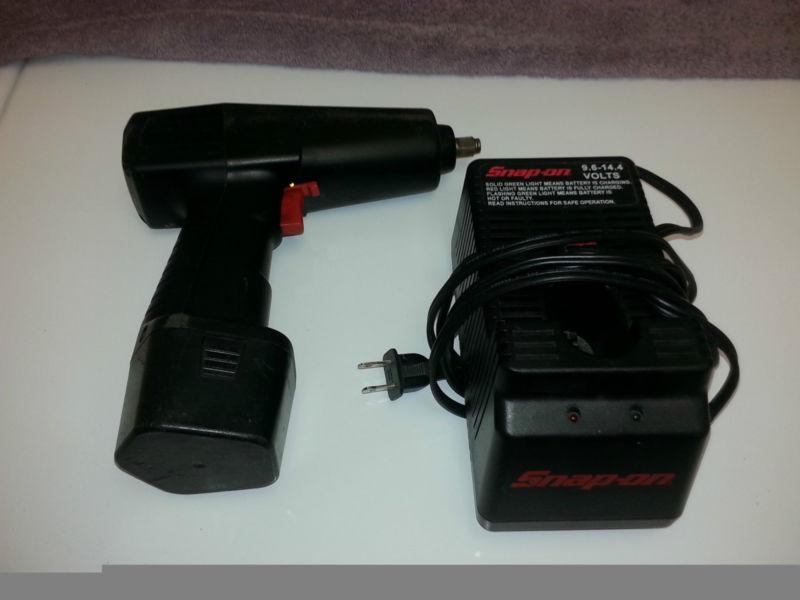 Snap on ct30 3/8" impact wrench with 9.6-14.4 volt charger - dead battery