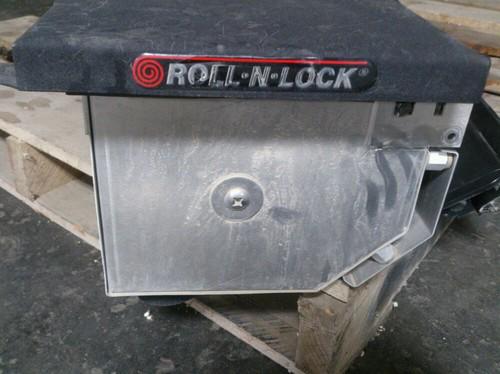 Roll n lock cover