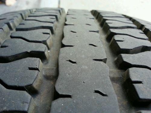 1) bfgoodrich commercial t/a traction 245/75r16 245/75/16 tire