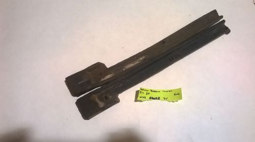 Mercedes w108 lower radiator rubber hanger 280 automatic