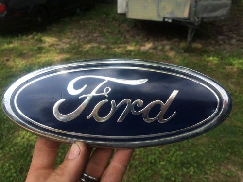 2008 ford expedition rear trunk ford emblem