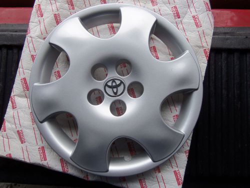 Wheel cover new 2003 to 2004 toyota corolla