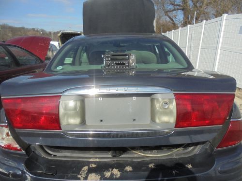 2000-2005 buick lesabre center trunk mount tail light panel nice oem!