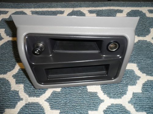 03-06 chevy tahoe silverado yukon sierra upper center console smokers package