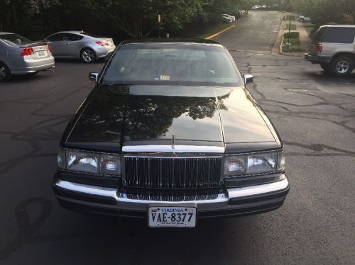 1990 lincoln town car (26k miles) - excellent condition
