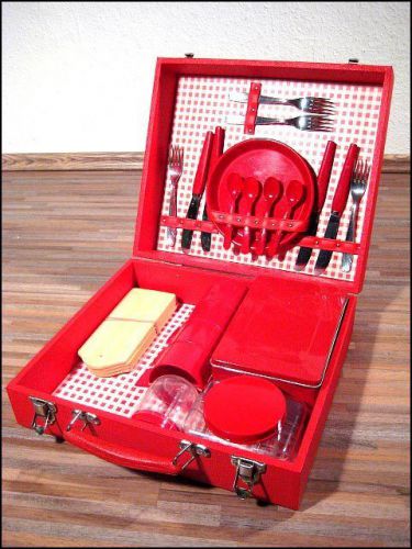 Vintage picnic suitcase, red, full equipped