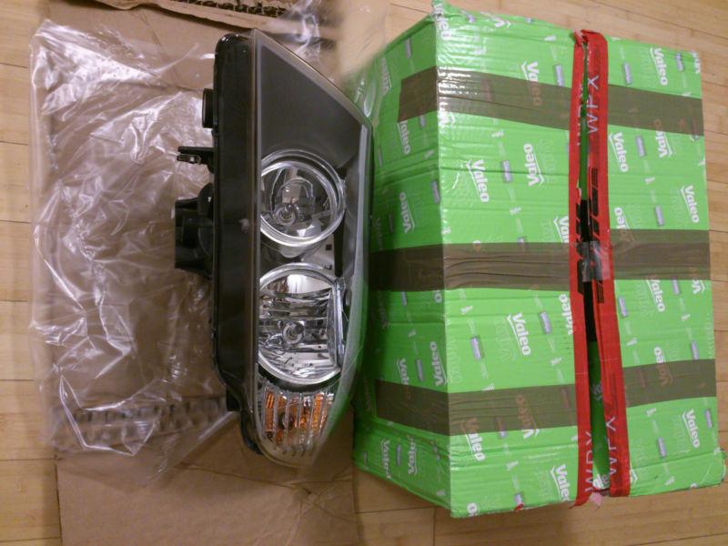 Bmw e90 e91 328 335 lci headlights halogen right left oem new open box