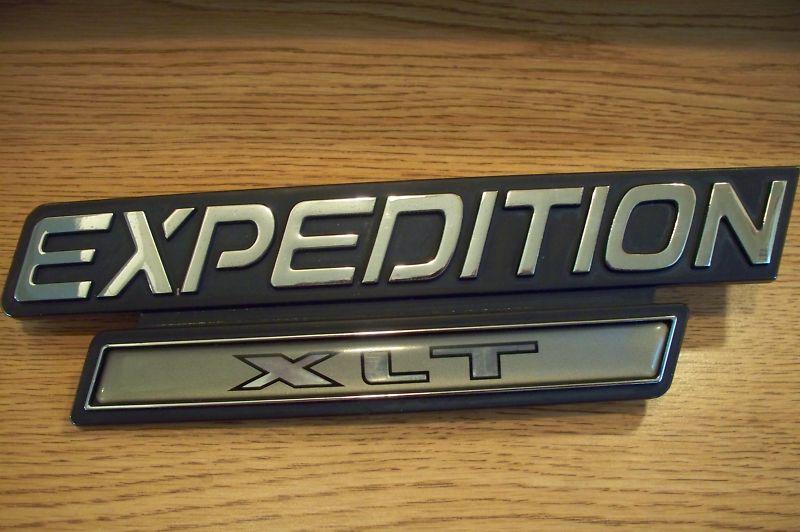 Ford expedition xlt factory body emblem