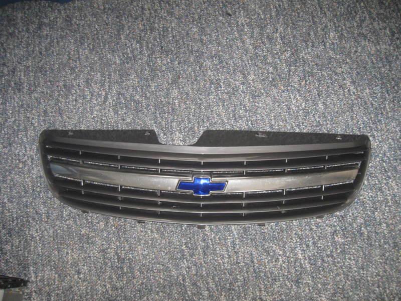 Chevy malibu front exterior grille  1997-1999 original grill with chevy emblem
