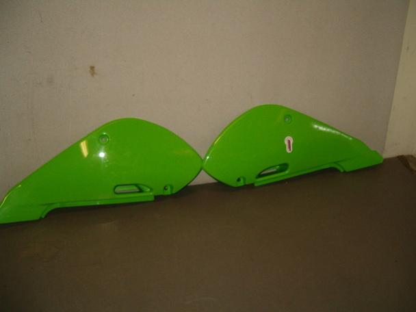 Green polisport side panels for 2001-2007 kawasaki kx65 and 2002-2007 klx110 new