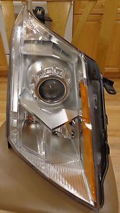 10 11 12 13 cadallic  srx oem right halogen headlight  22853873 excellent  oem