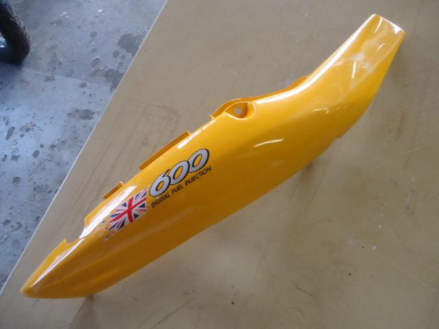 2001 triumph tt 600 yellow right side tail fairing back rear side cover cowl