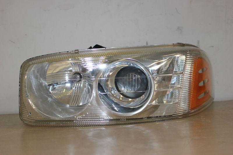 02 03 04 05 06 2003 2003 2005 2006 gmc yukon denali light headlight genuine oe l