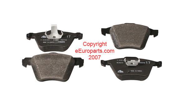 New genuine volvo disc brake pad set - front 31262705