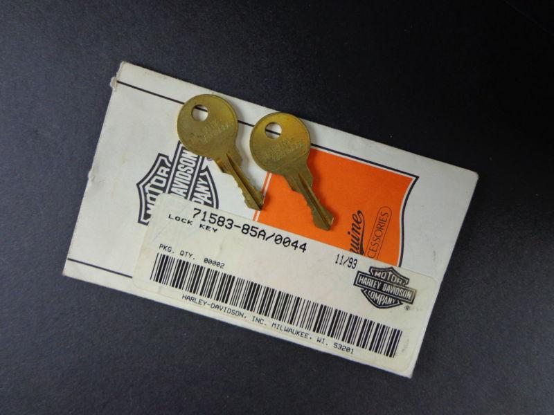 Harley davidson 2-key lock set 71583-85a 0044