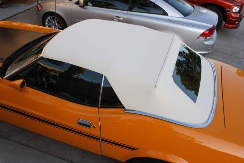 Ford mustang 1971-73 convertible top only - white