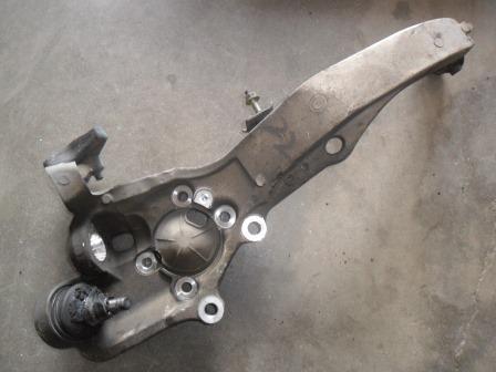 Used 2003 infiniti g35 coupe front driver side left lh  spindle knuckle