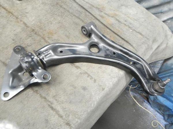 Honda fit 2010 front right lower arm [0451720]