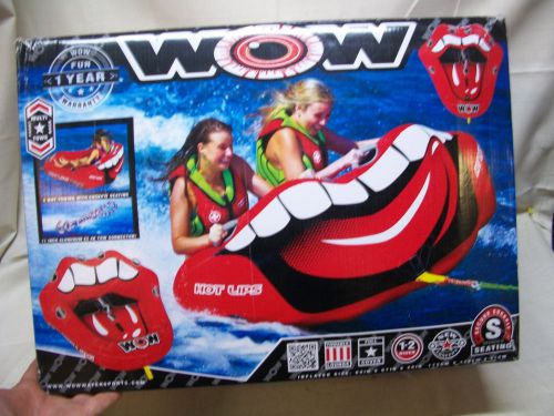 Wow hot lips 2-person towable