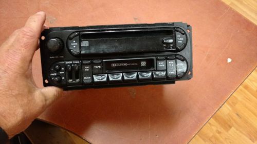 Oem 2004 chrysler sebring radio cassette. equalizer cd, controls p05064300ad