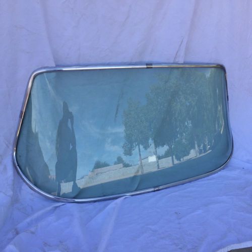 Alfa romeo 105 gtv gluein windshield