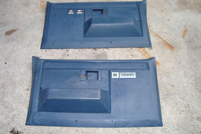 1977-87 chevy pickup gm used door panels p/w p/dl blue