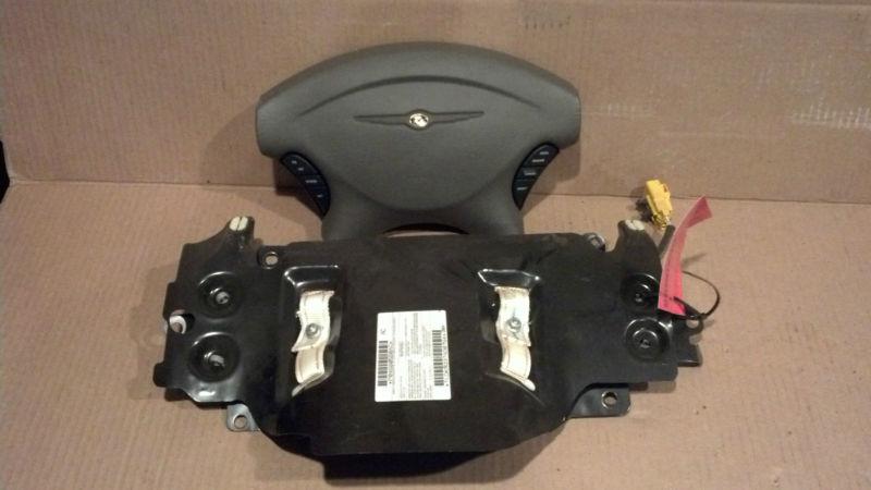 2006 2007 chrysler town and country driver wheel and knee airbag oem