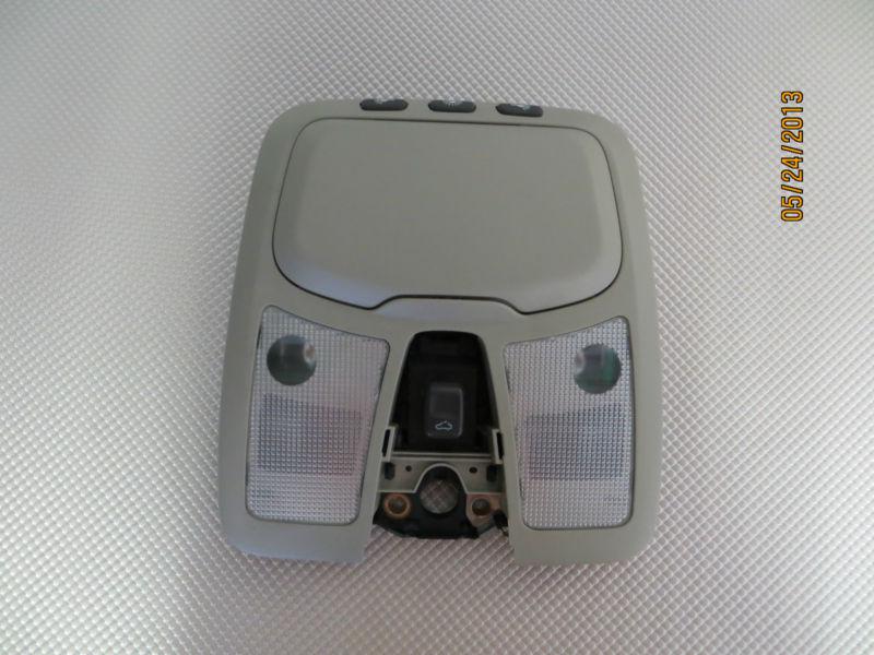 04 05 volvo xc90 2.5l overhead dome light with sunroof switch, oem 8685433