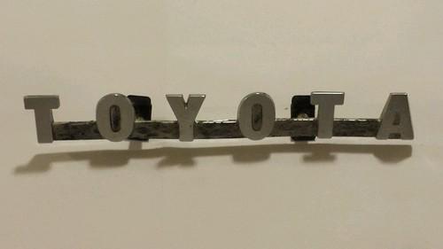 Toyota landcruiser fj40 grill emblem