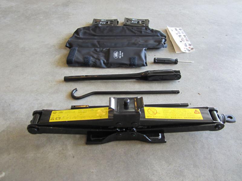 Buy Land Rover LR3 Jack lifting and tools OEM in Rochester, Minnesota
