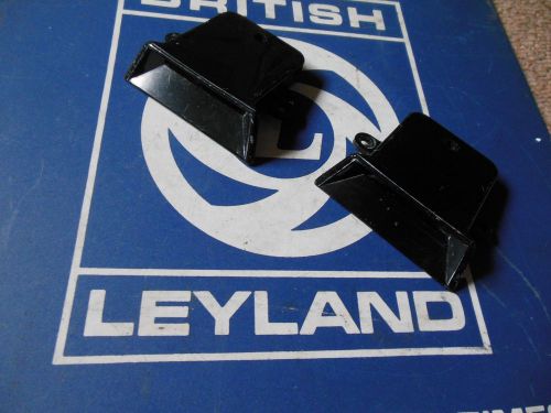 Original british leyland black seat belt holders (2) triumph tr6 ykc1343