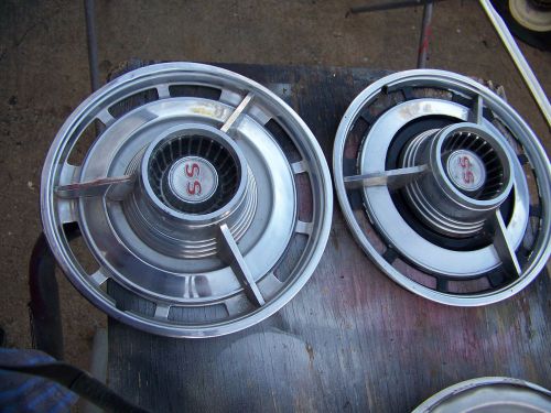 1 pair 14&#034; chevy impala ss hub caps driver quality