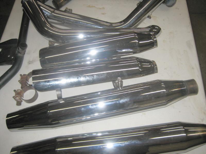 Harley davidson softail exhaust - complete- from a late 2009-2010
