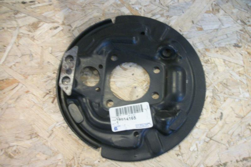 Gm part#18014164 brake flange/ backing plate left brand new