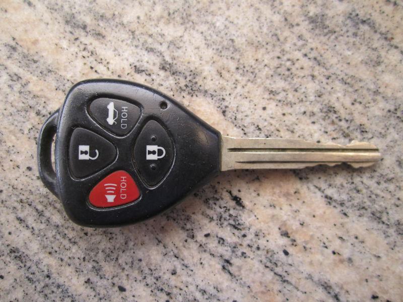Toyota  keyless entry remote and key