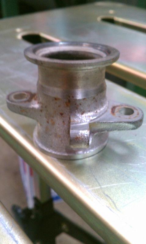 Yamaha vmax right exhaust joint