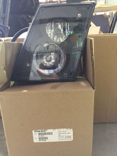 Factory volvo gen 2 lh driving/fog light#20737496 bulbs included