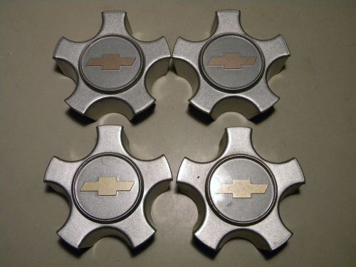 2004 2005 2006 chevy malibu wheel center caps 9594812  silver/gold bowtie,set-4