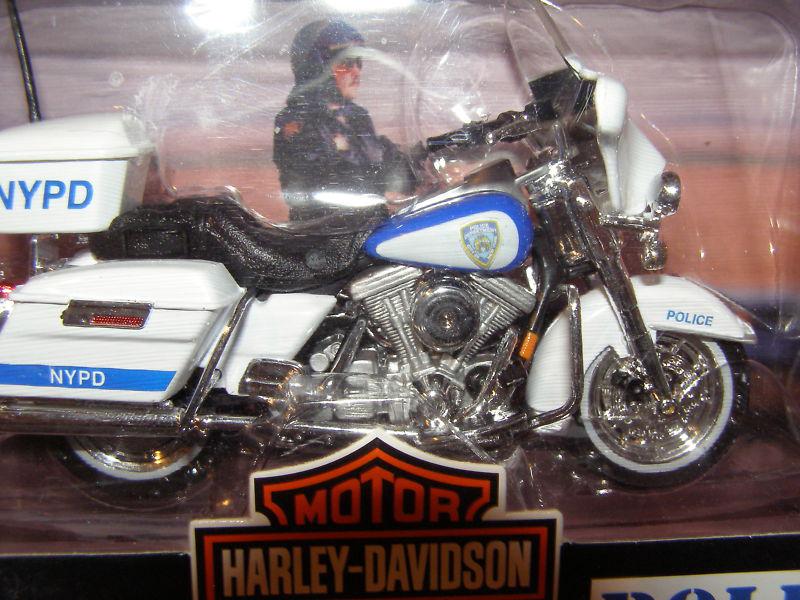 Harley nypd - blue & white -  1:18 diecast - series 4