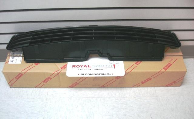 Toyota prius front bumper lower center grille insert genuine oem oe