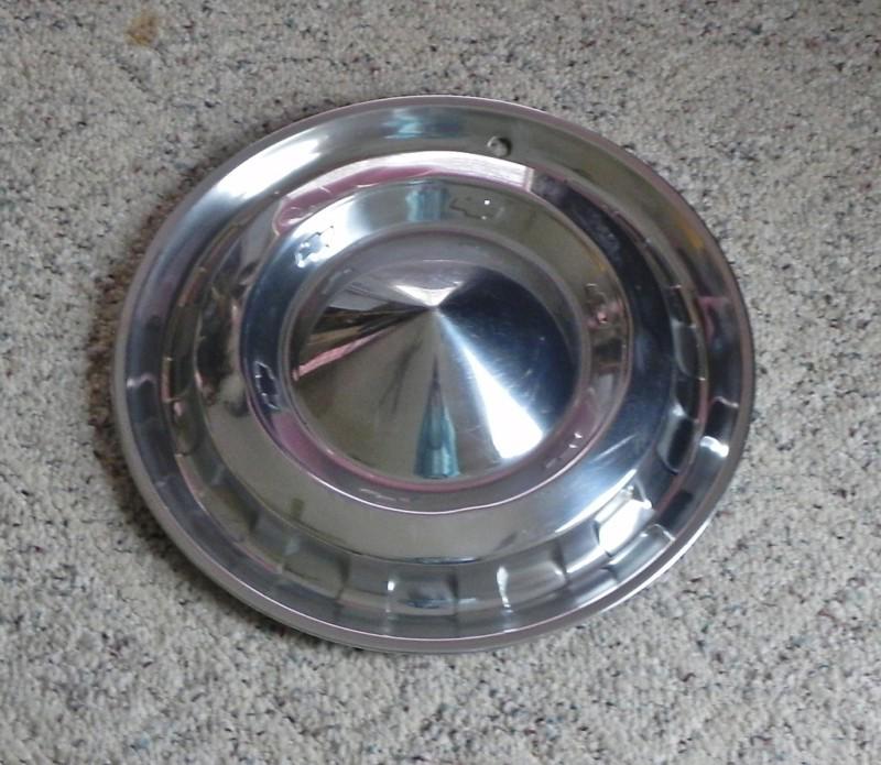 1956 chevrolet hubcap one (1) to restore