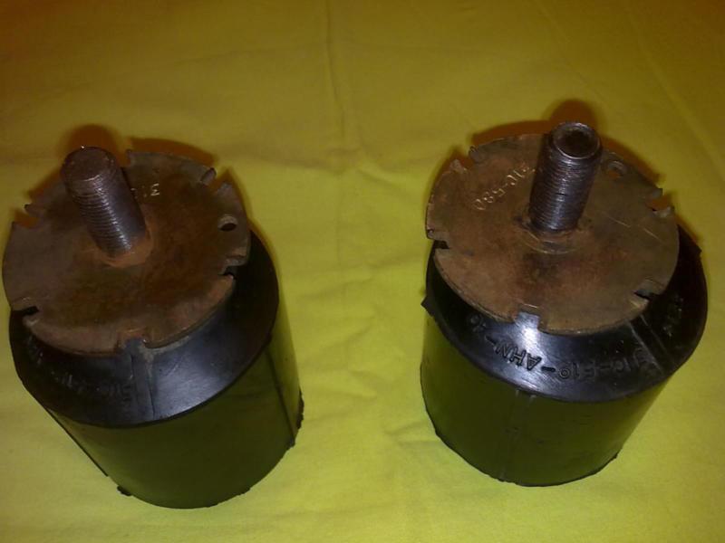 Nors 57-58-59 desoto chrysler imperial v-8 motor mounts two pieces u.s.a. doan