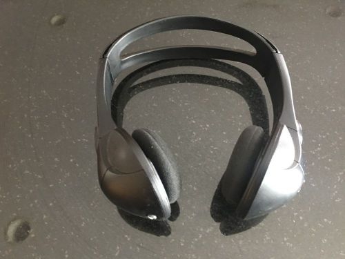 Gm dvd headset headphone rear entertainment system part # 25795361