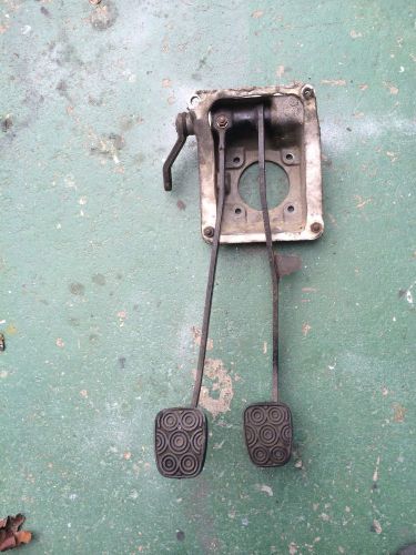 Alfa romeo 105 series brake and clutch pedal assembly