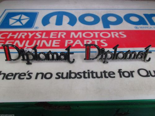 1977 up dodge diplomat fender side name plate moulding &#034;pair&#034; mopar used 4017526