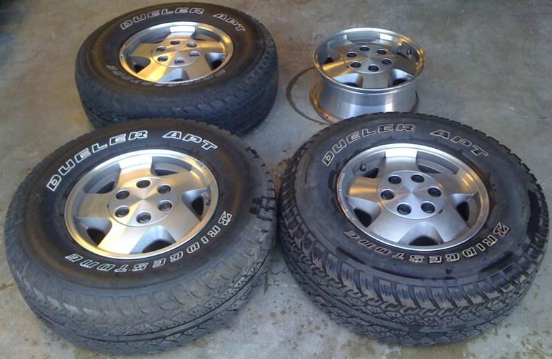 Oem chevrolet 16" wheels with midcaps and tires